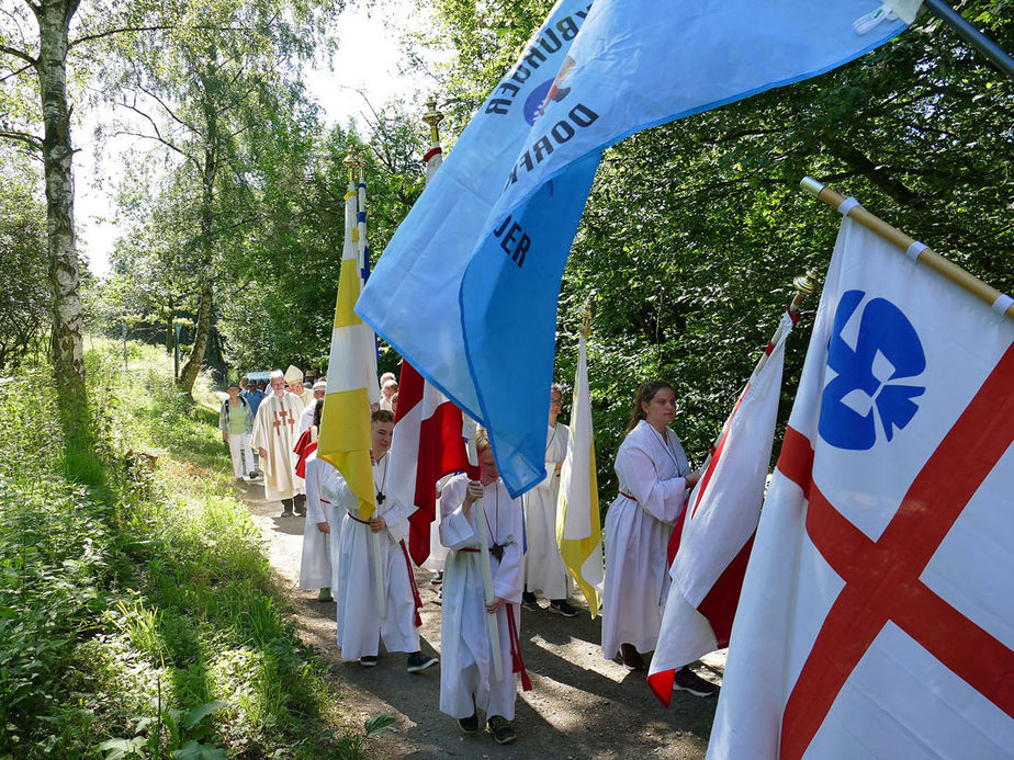 Festgottesdienst zum 1.000 Todestag des Heiligen Heimerads auf dem Hasunger Berg (Foto: Karl-Franz Thiede)